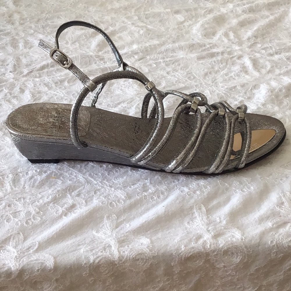 Stuart Weitzman size 9 silver sandals - Picture 10 of 13